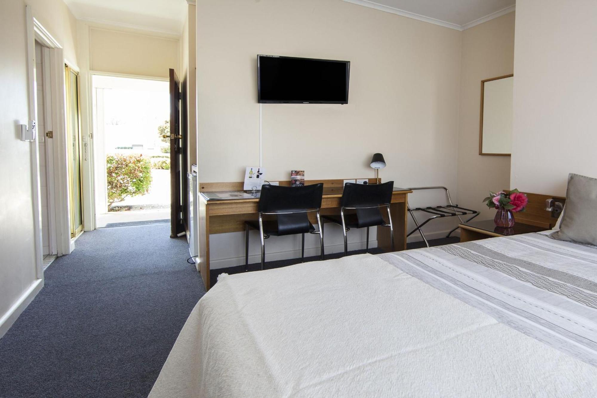 Redhill Cooma Motor Inn Eksteriør bilde