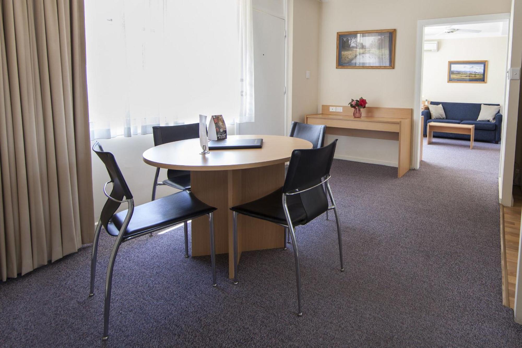 Redhill Cooma Motor Inn Eksteriør bilde