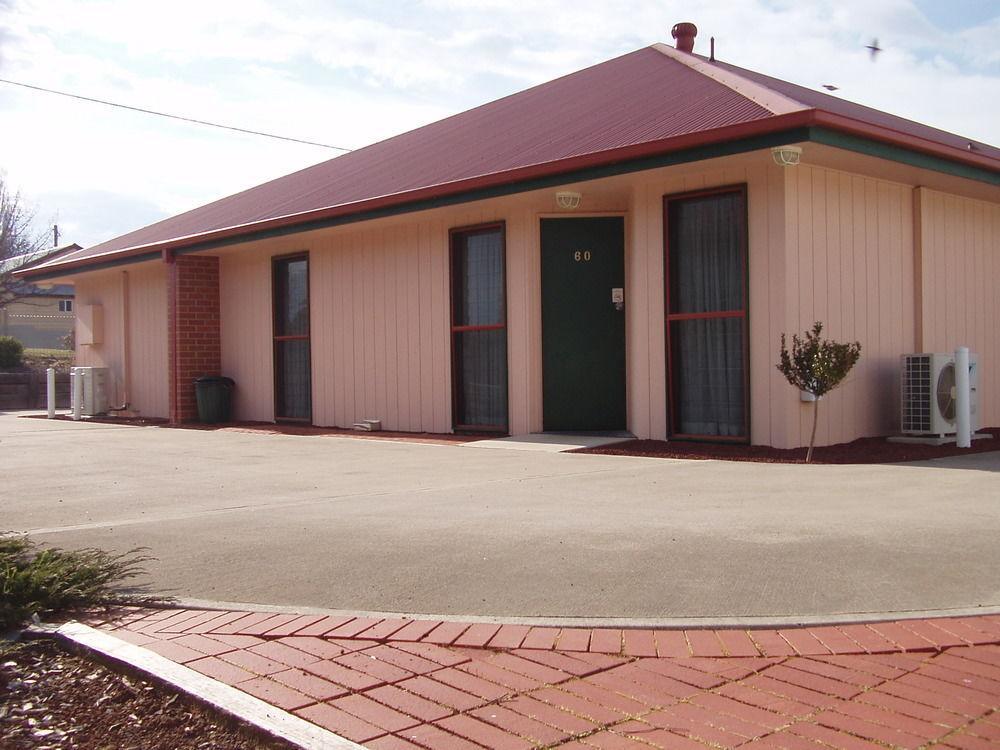 Redhill Cooma Motor Inn Eksteriør bilde