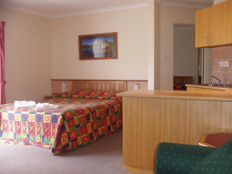 Redhill Cooma Motor Inn Eksteriør bilde