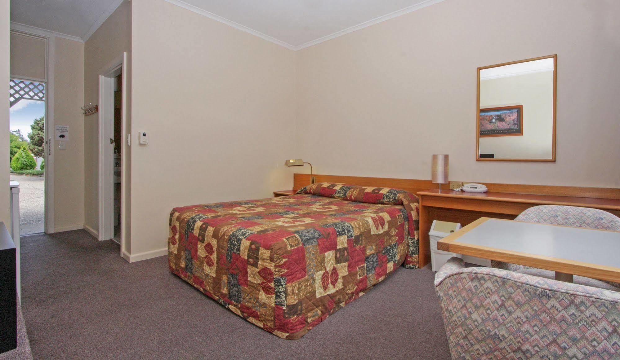 Redhill Cooma Motor Inn Eksteriør bilde
