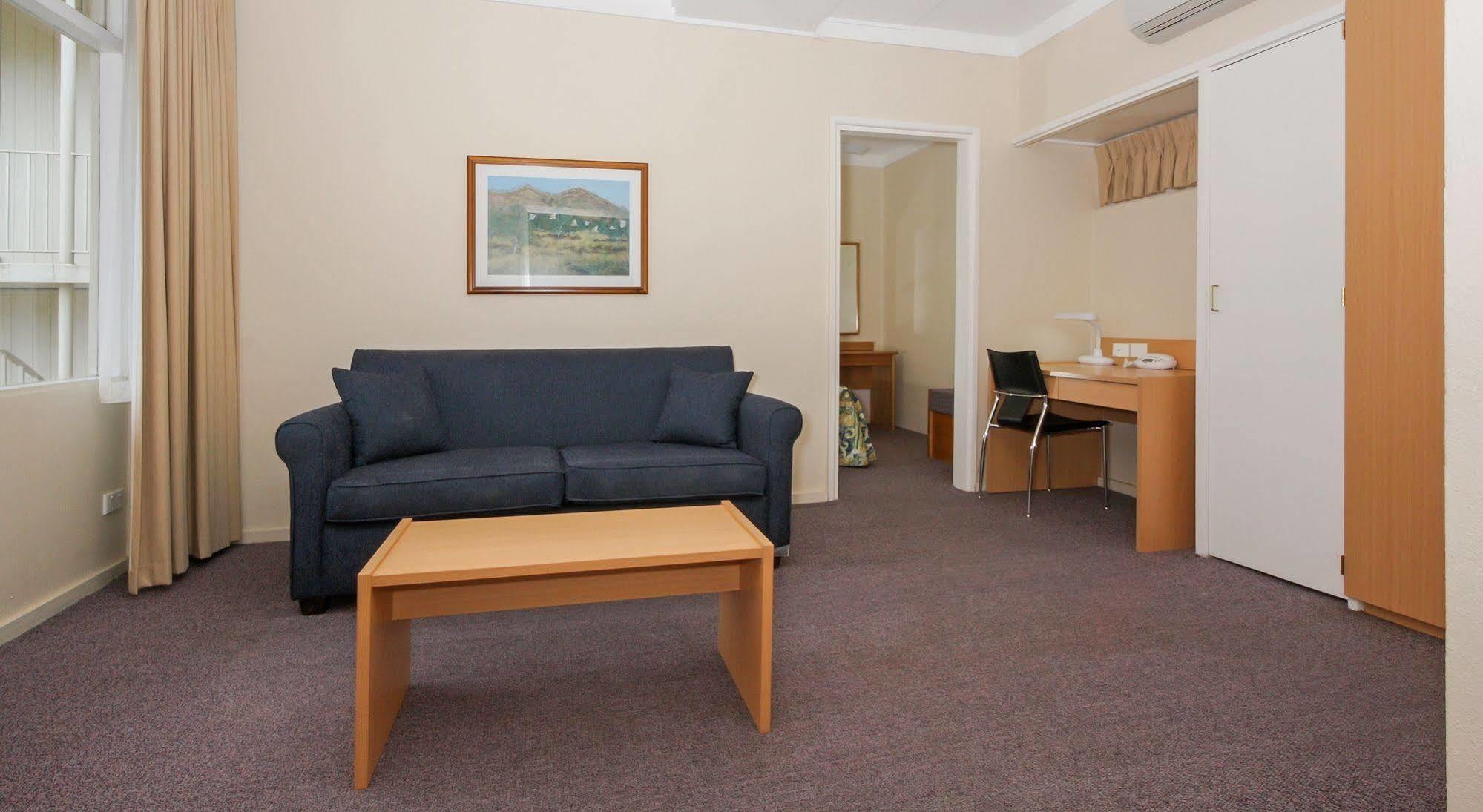 Redhill Cooma Motor Inn Eksteriør bilde