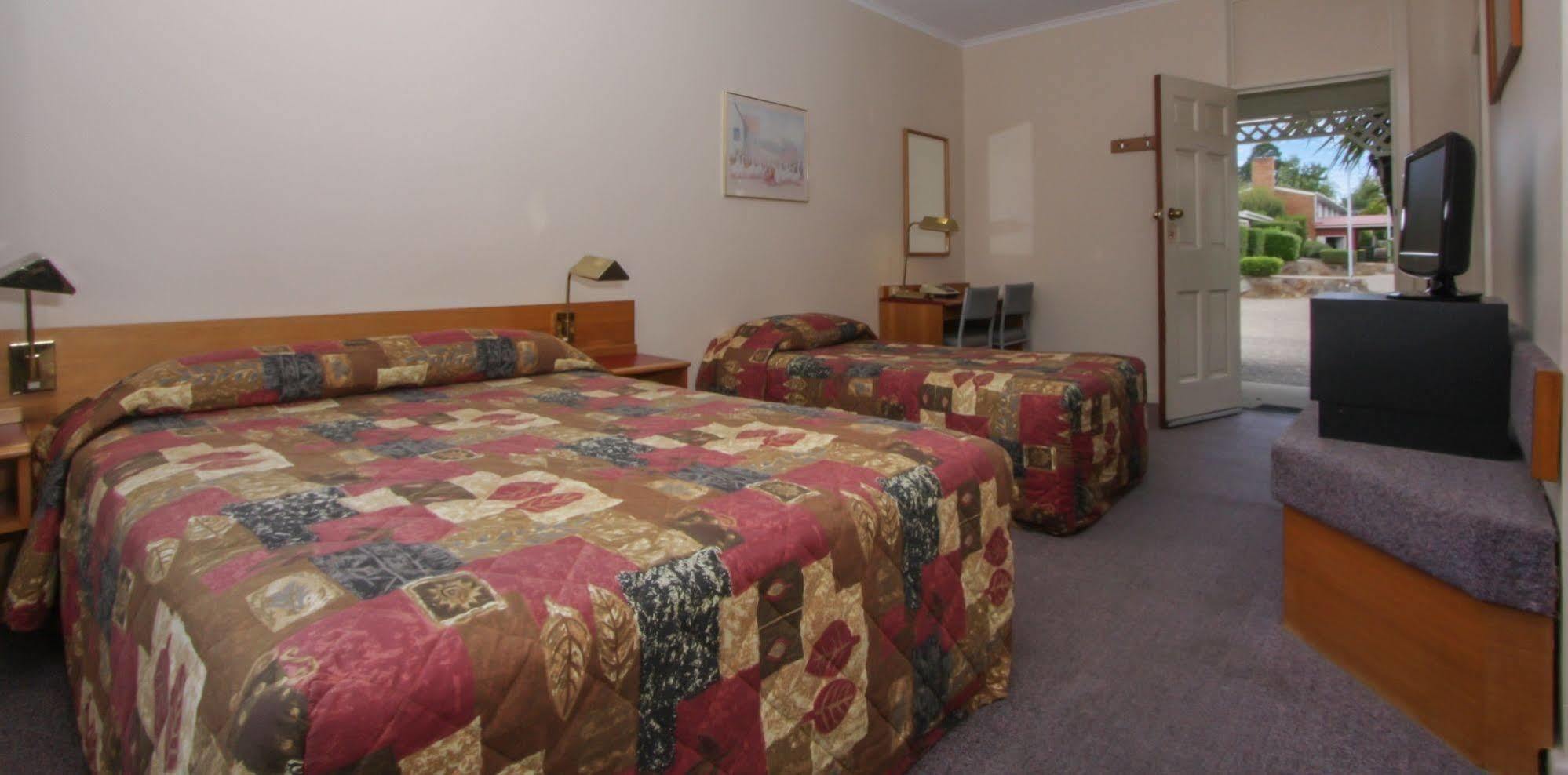 Redhill Cooma Motor Inn Eksteriør bilde