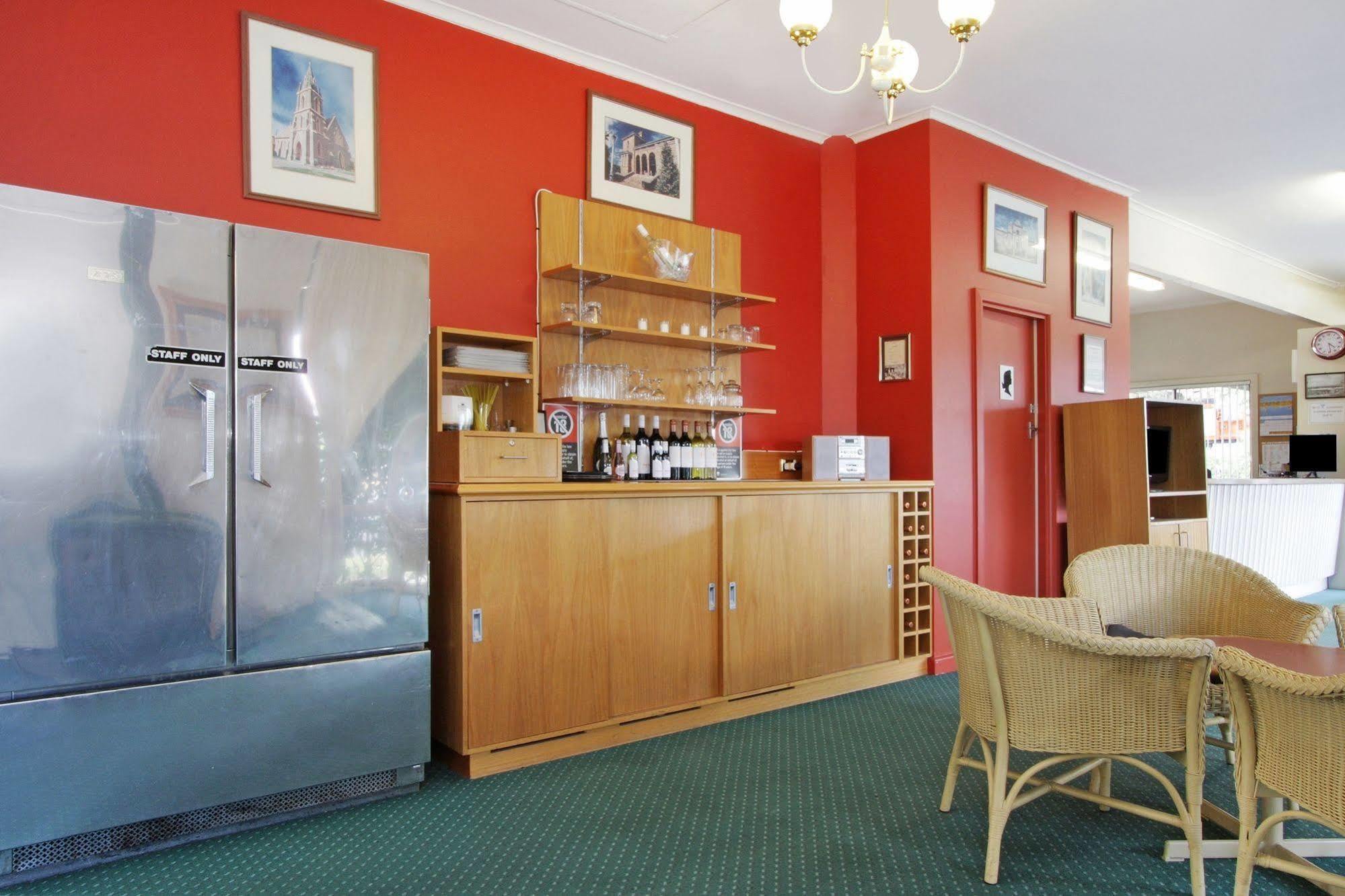 Redhill Cooma Motor Inn Eksteriør bilde