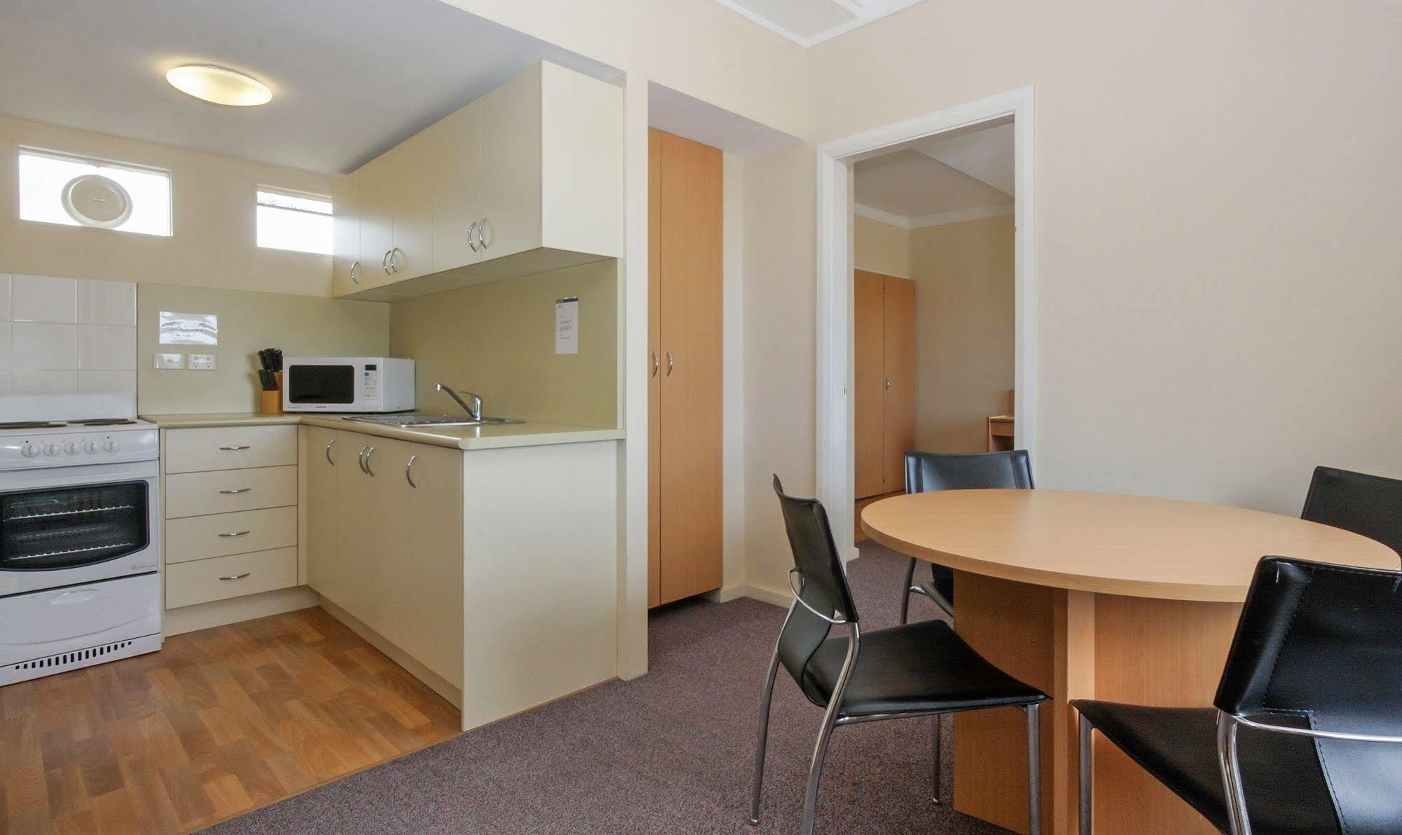 Redhill Cooma Motor Inn Eksteriør bilde