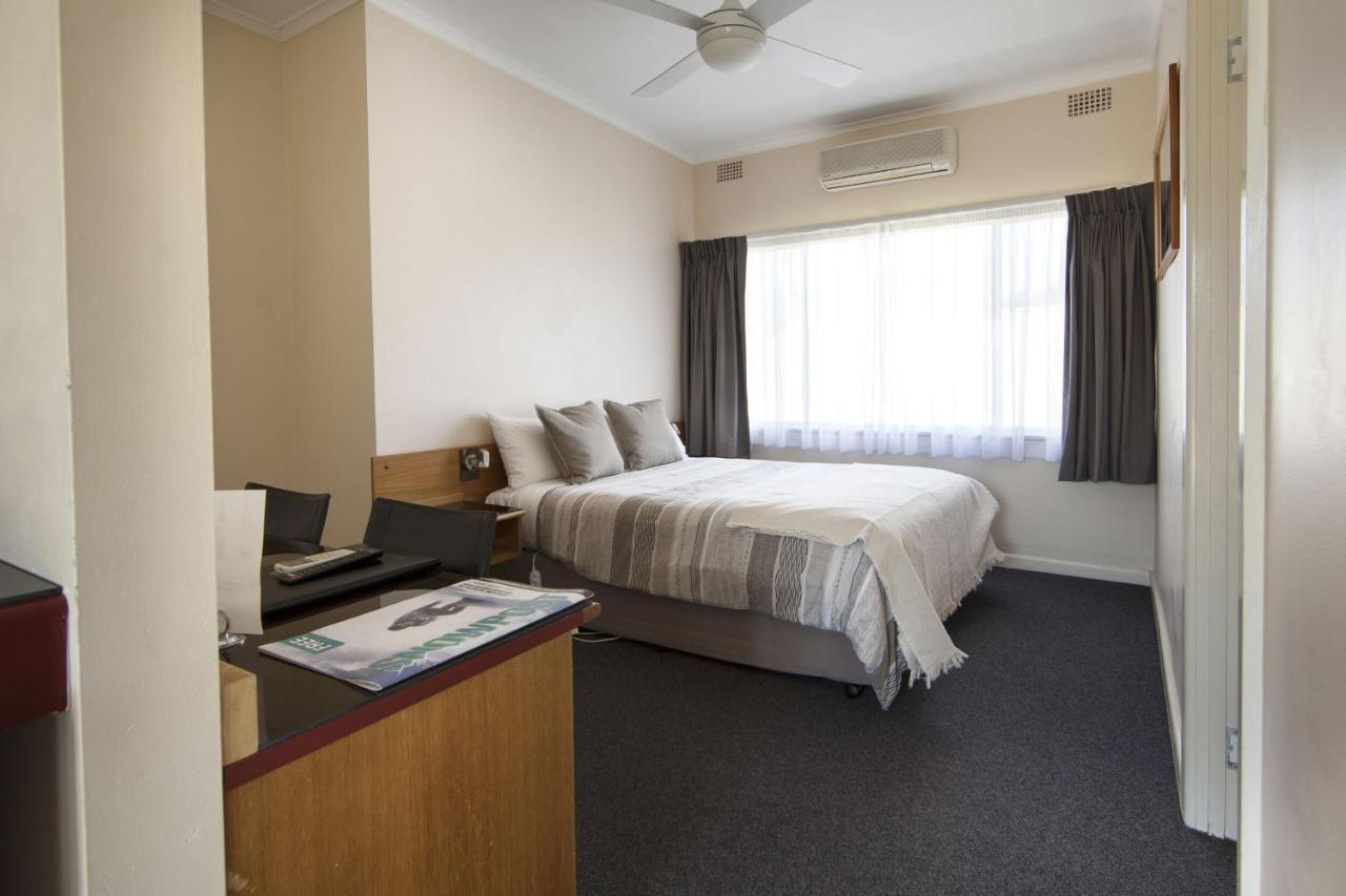 Redhill Cooma Motor Inn Eksteriør bilde